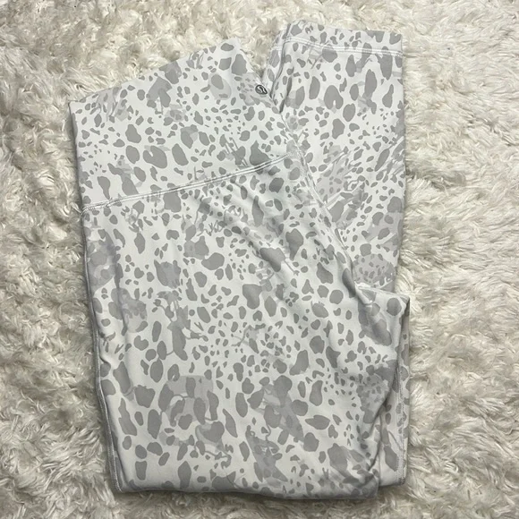Lululemon Align High-Rise Pant 25" Cheetah Camo Antique White Multi Size 12 - Picture 3 of 11